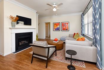 Nine-foot ceilings with crown molding